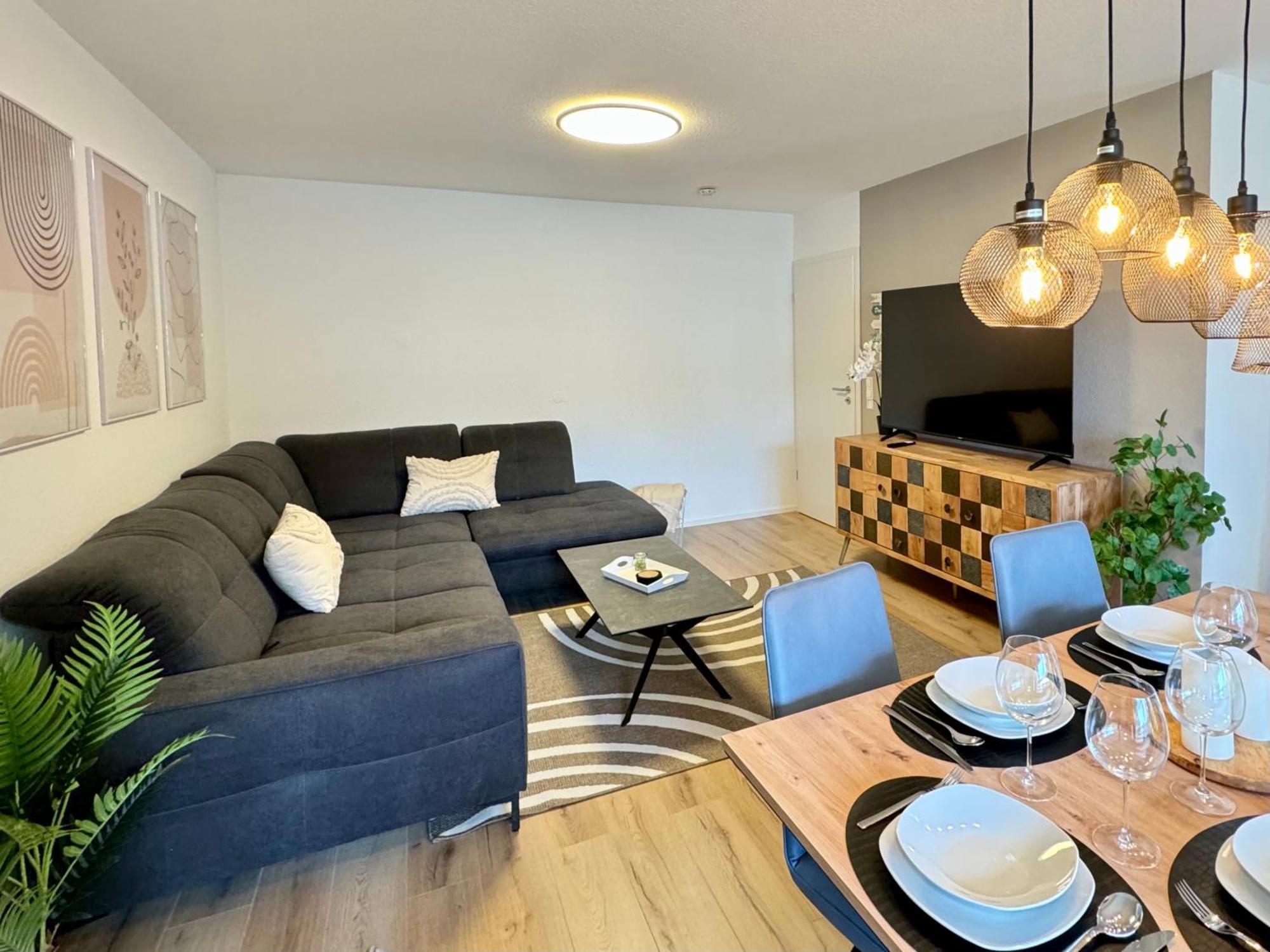 3 Zimmer Apartment, 90 Qm, Ruhig Und Zentrumsnah, Max 6 Pers, 15 Qm Balkon , Private Garage, Internet 1000 Mbit Sindelfingen Exteriér fotografie
