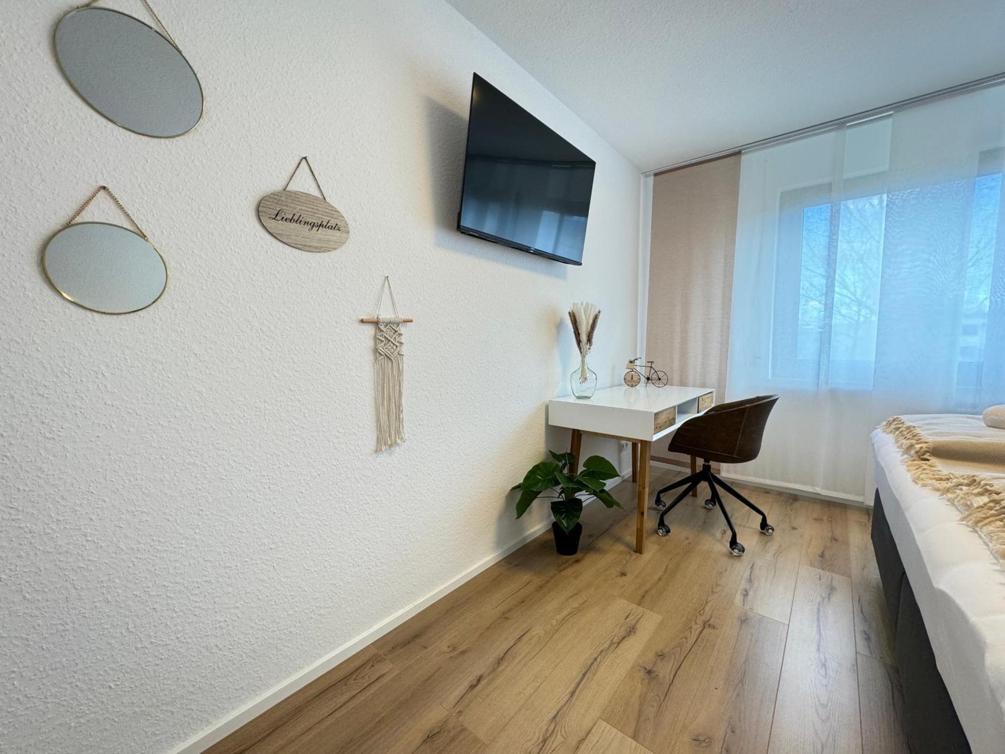 3 Zimmer Apartment, 90 Qm, Ruhig Und Zentrumsnah, Max 6 Pers, 15 Qm Balkon , Private Garage, Internet 1000 Mbit Sindelfingen Exteriér fotografie