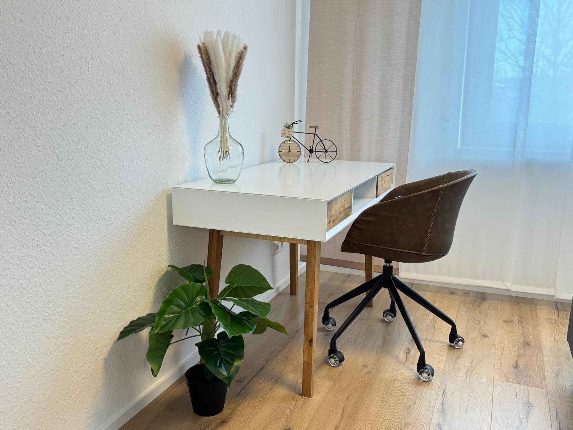 3 Zimmer Apartment, 90 Qm, Ruhig Und Zentrumsnah, Max 6 Pers, 15 Qm Balkon , Private Garage, Internet 1000 Mbit Sindelfingen Exteriér fotografie