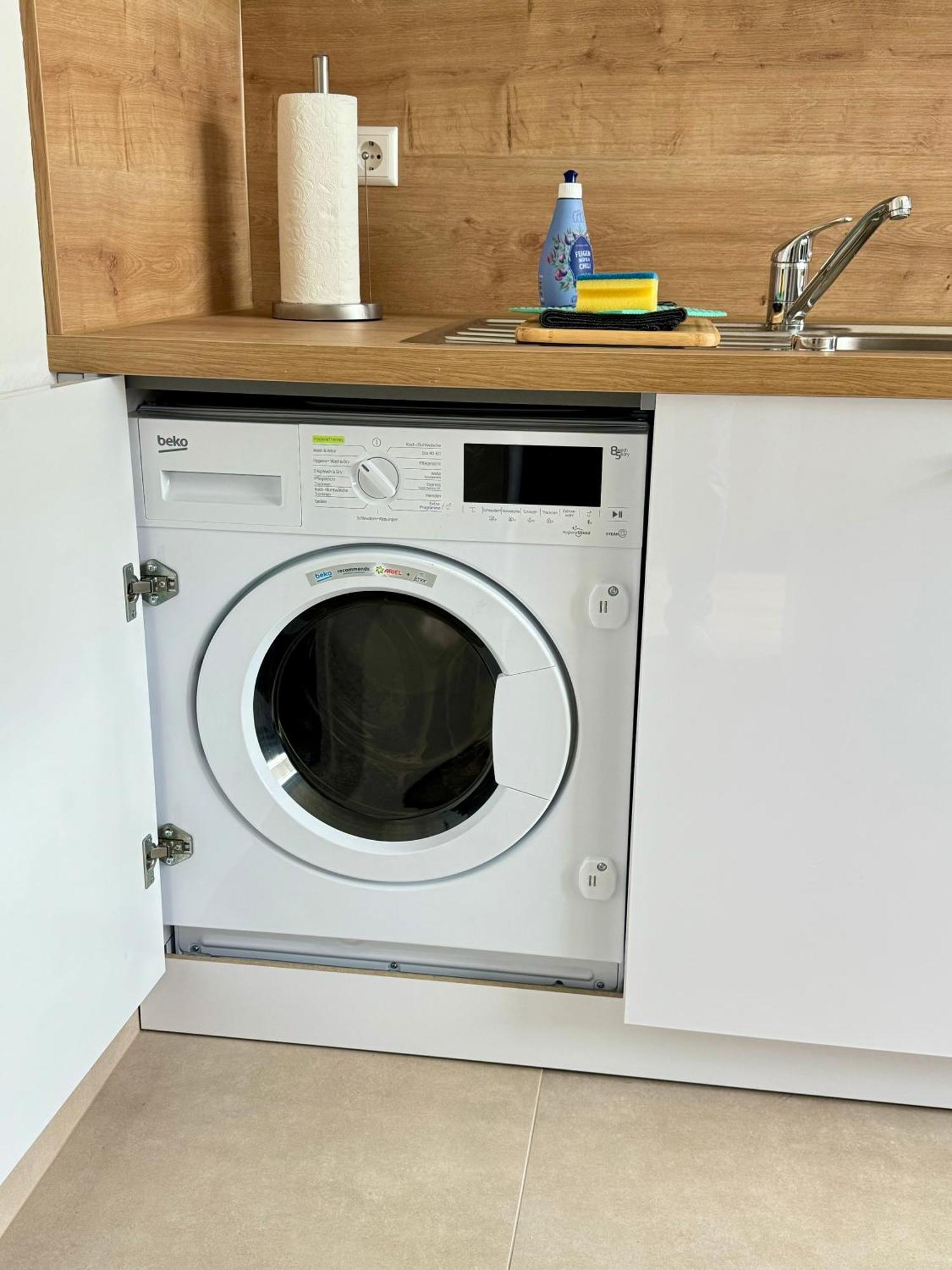 3 Zimmer Apartment, 90 Qm, Ruhig Und Zentrumsnah, Max 6 Pers, 15 Qm Balkon , Private Garage, Internet 1000 Mbit Sindelfingen Exteriér fotografie